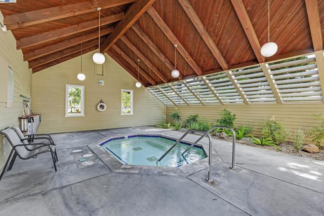 29360 Middleborough Way, Hayward CA: https://media.crmls.org/mediaz/eedf5a44-9b22-42c9-bcf6-2ad788f329d5.jpg