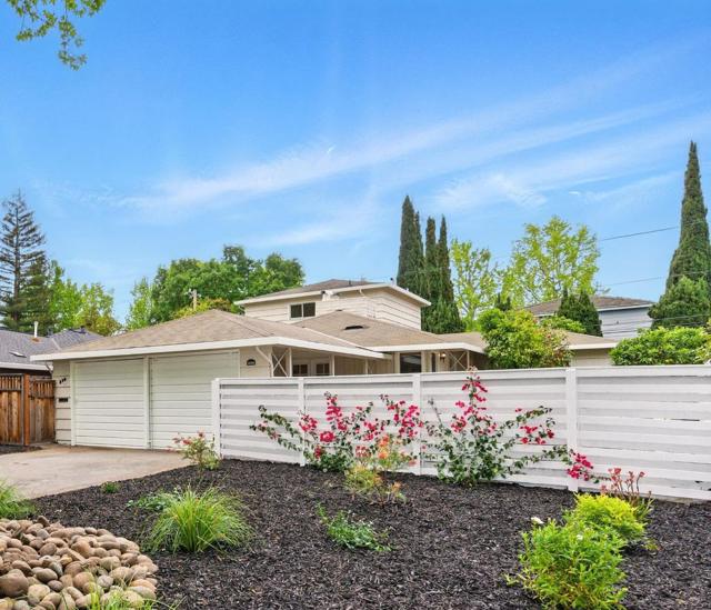 279 Oakhurst Place, Menlo Park CA: https://media.crmls.org/mediaz/eedf7fef-61b1-4a3b-aaaa-5e5841bd1ca5.jpg