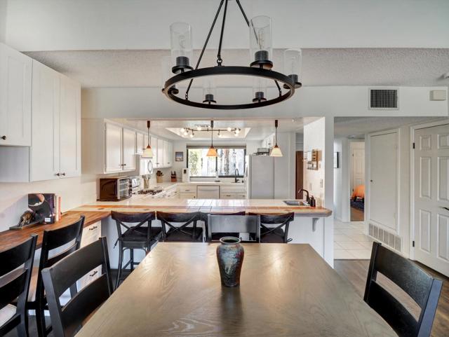 171 Winterhaven Circle, Palm Desert CA: https://media.crmls.org/mediaz/eee0b255-f328-4082-abd1-e2c58f0dc97d.jpg