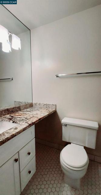 1195 Saranap Ave, Walnut Creek CA: https://media.crmls.org/mediaz/eee140e0-1ddd-498c-8ccf-89bd1df9be09.jpg