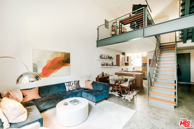 1220 N Orange Grove Avenue, West Hollywood CA: https://media.crmls.org/mediaz/eee1f572-bf7e-45cc-8be4-9d50e4032349.jpg