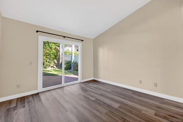 31850 Via Barraza, Temecula CA: https://media.crmls.org/mediaz/eee24540-d476-4f92-b759-a108e907ce2b.jpg