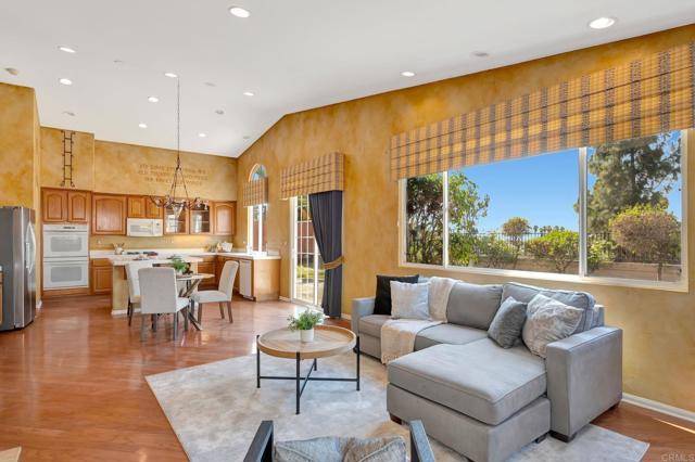 Detail Gallery Image 8 of 47 For 987 Palencia Ct, Chula Vista,  CA 91910 - 4 Beds | 3 Baths