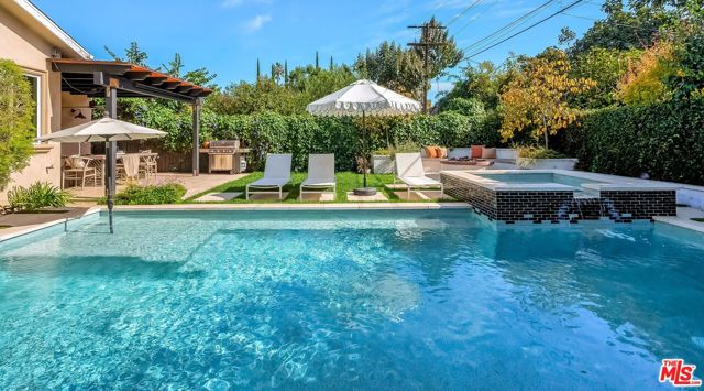 15220 Valleyheart Drive, Sherman Oaks CA: https://media.crmls.org/mediaz/eee2af96-9a5a-4ba1-96ac-e2ac54e00f36.jpg