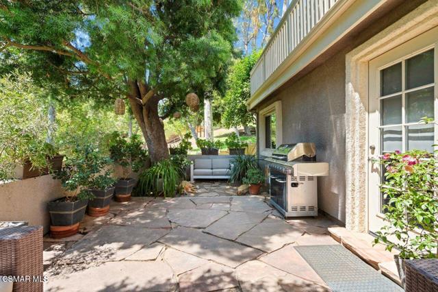 202 Estrellita Lane, Oak Park CA: https://media.crmls.org/mediaz/eee31adf-7d78-42bf-bbd3-a7ca2044505b.jpg