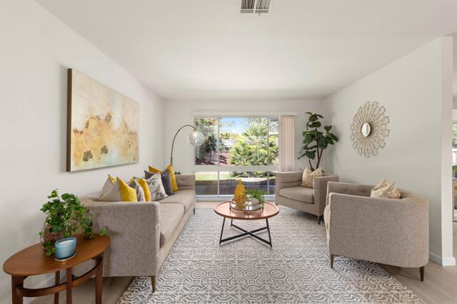 Detail Gallery Image 5 of 36 For 16571 Roca Dr, San Diego,  CA 92128 - 2 Beds | 2 Baths