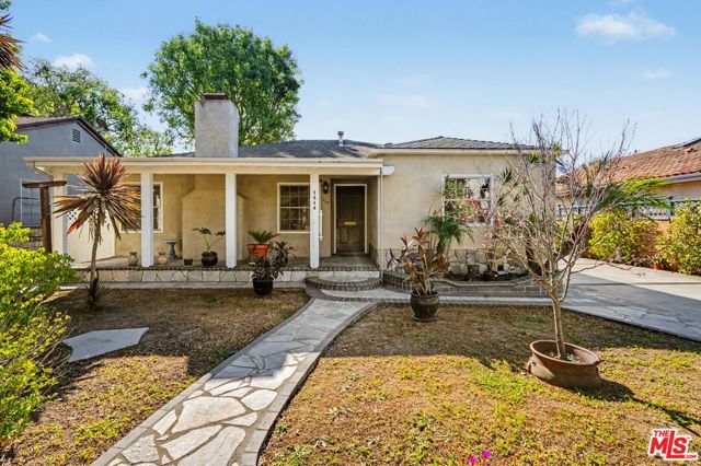 1314 Palms Boulevard, Venice CA: https://media.crmls.org/mediaz/eee3a4b9-c504-4ead-8c6e-efa4649dc5cd.jpg