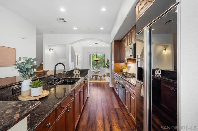 4880 Paramount Dr, San Diego CA: https://media.crmls.org/mediaz/eee3a53d-ff1b-46cc-a03a-e2f454dcb9ca.jpg