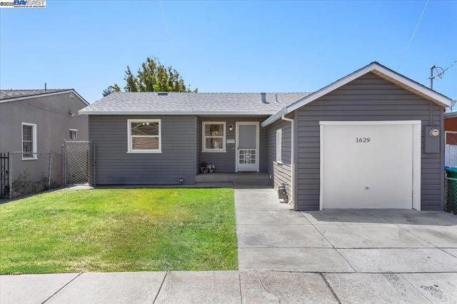 1629 Thrush Ave, San Leandro CA: https://media.crmls.org/mediaz/eee3c542-e64f-4855-ac5e-ad900e9e0489.jpg