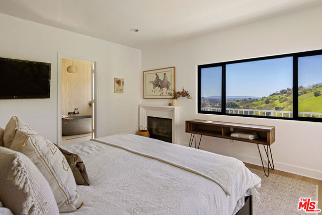 3750 Roberta Street, Los Angeles CA: https://media.crmls.org/mediaz/eee3e072-9f51-4307-9f4b-e7ecac3af112.jpg