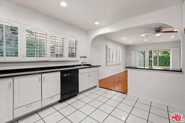 2126 Selby Avenue, Los Angeles CA: https://media.crmls.org/mediaz/eee45958-1c2f-4934-b35e-7c7a99408290.jpg