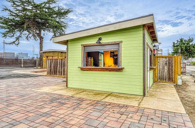 7550 Sandholdt Road, Moss Landing CA: https://media.crmls.org/mediaz/eee4e310-31db-423d-8053-9eb29fad7fc4.jpg