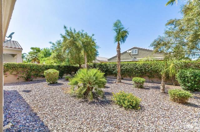 81690 Avenida Alturas, Indio CA: https://media.crmls.org/mediaz/eee52cff-3213-46e8-9565-0120eacbbf8e.jpg