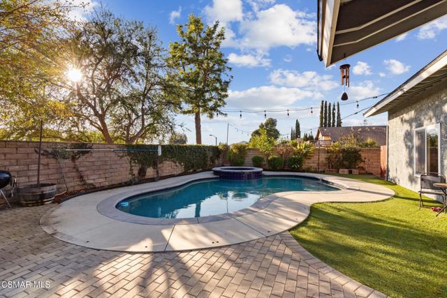 3348 Holloway Street, Newbury Park CA: https://media.crmls.org/mediaz/eee53219-ae76-4918-92c8-8754496f9886.jpg