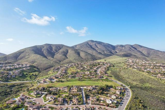 3043 Adams Ranch Ct, Chula Vista CA: https://media.crmls.org/mediaz/eee5ca9d-5d79-4aac-8e02-141f4d69b5d8.jpg