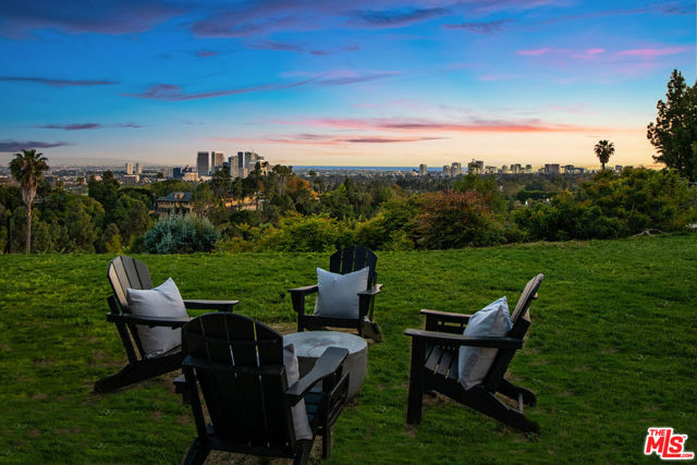 1177 Loma Linda Drive, Beverly Hills CA: https://media.crmls.org/mediaz/eee64952-80cd-47c5-8cce-93386e1a405b.jpg