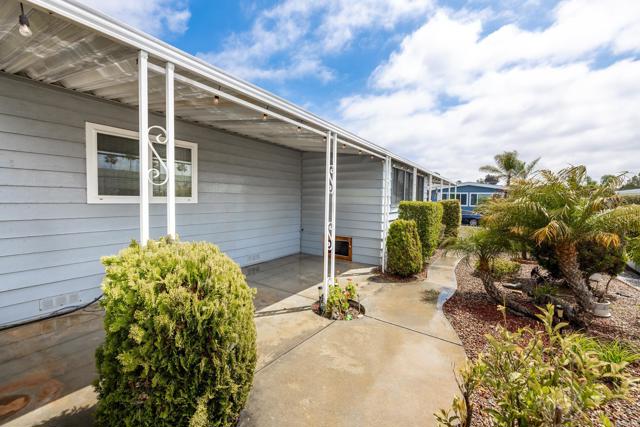 650 S Rancho Santa Fe Road, San Marcos CA: https://media.crmls.org/mediaz/eee6d5fd-92da-4efd-8b34-8bc21b5bf671.jpg