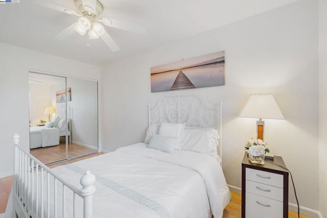 208 Siskiyou Ct, Walnut Creek CA: https://media.crmls.org/mediaz/eee6e2e3-aeae-4c97-83e8-1bf56f80480b.jpg