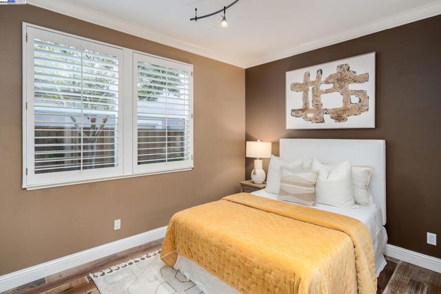 10828 Inspiration Cir, Dublin CA: https://media.crmls.org/mediaz/eee754f9-9f60-462f-831e-b9845138376f.jpg