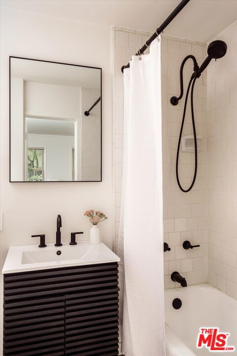 2268 Ben Lomond Drive, Los Angeles CA: https://media.crmls.org/mediaz/eee8b617-5d80-4876-b3cb-fda731182736.jpg