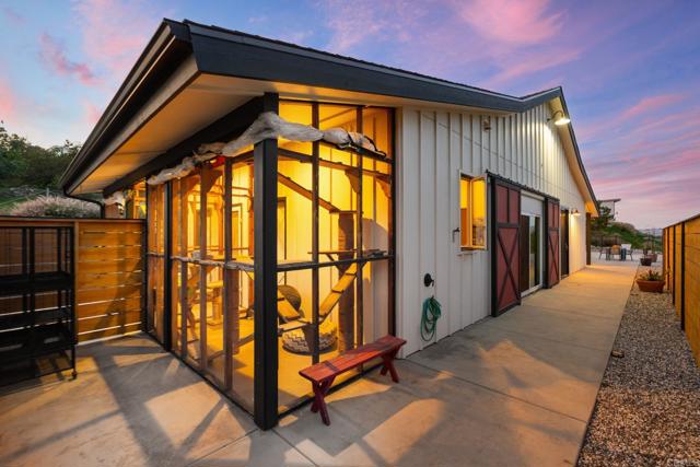 Detail Gallery Image 9 of 75 For 6937 Kellyn Ln, Vista,  CA 92084 - 4 Beds | 4/1 Baths