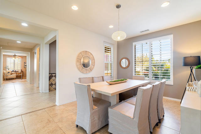 9 Shasta Lake Drive, Rancho Mirage CA: https://media.crmls.org/mediaz/eee99b4d-214d-4ac1-9651-1ac84de95c0a.jpg