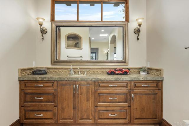 Detail Gallery Image 16 of 55 For 18310 Old Coach Way, Poway,  CA 92064 - 5 Beds | 6/1 Baths
