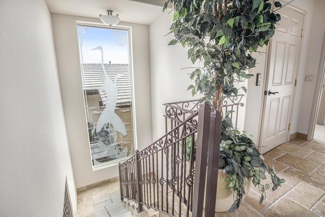 34 The Point, Coronado CA: https://media.crmls.org/mediaz/eeeb3996-ab74-4833-8a38-2fb77e50d02c.jpg