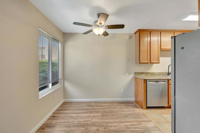 Detail Gallery Image 2 of 21 For 3454 Castle Glen Dr, San Diego,  CA 92123 - 2 Beds | 1/1 Baths