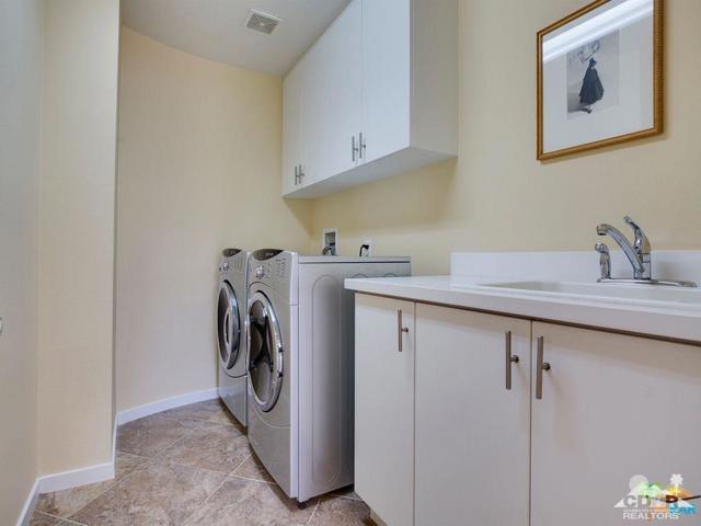 4969 Davidson Way, Palm Springs CA: https://media.crmls.org/mediaz/eeed7049-5864-407d-9419-b4868ec97690.jpg