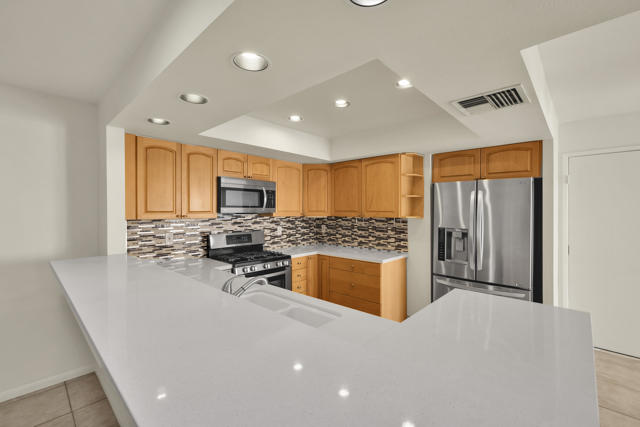 1484 Versailles Drive, Palm Springs, CA 92264