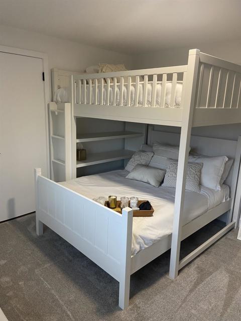 455 Glenncrest Dr, Solana Beach CA: https://media.crmls.org/mediaz/eeedfef4-42c6-4af1-8252-3103f253b8fd.jpg