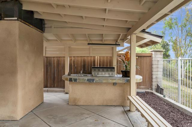2706 VALLEYCREEK CIR, Chula Vista CA: https://media.crmls.org/mediaz/eeee21b1-293d-430b-97ef-1dfbb02ab04c.jpg