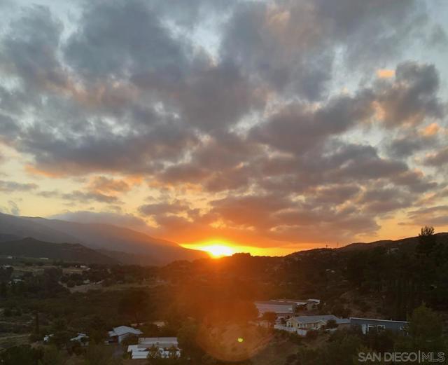 35109 Highway 79, Warner Springs CA: https://media.crmls.org/mediaz/eeee56b1-2c3f-4906-b13b-33515cfaffd4.jpg