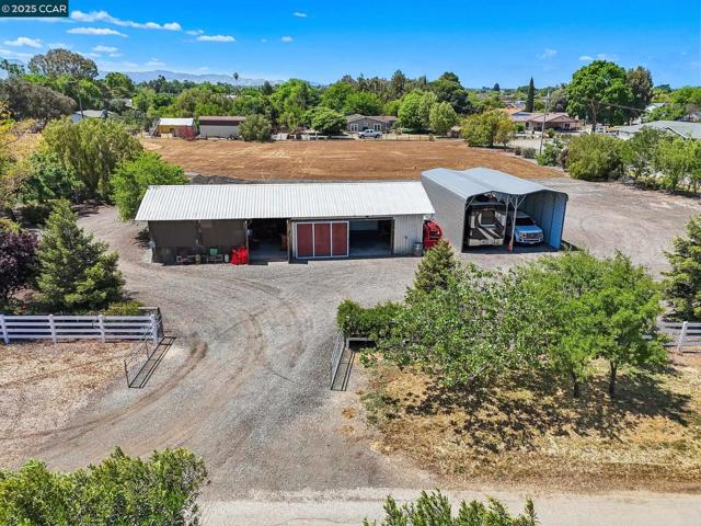 91 Lozoya Way, Oakley CA: https://media.crmls.org/mediaz/eeee7afe-647c-4e52-9a18-213bb9afec6f.jpg
