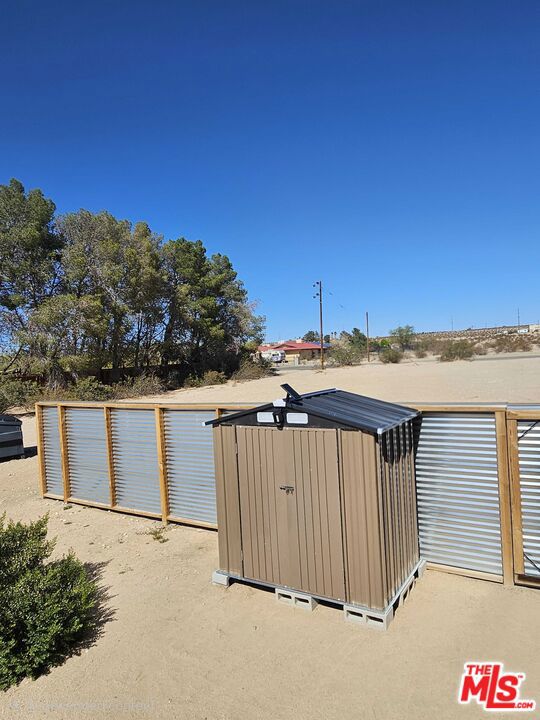 3838 Indian Cove Road,  CA: https://media.crmls.org/mediaz/eeefd80e-e068-43b0-9e45-e16bc7f0a6e9.jpg