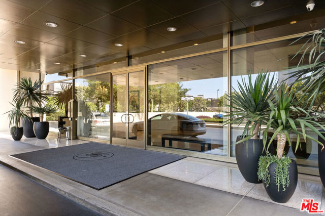 2220 Avenue Of The Stars, Los Angeles CA: https://media.crmls.org/mediaz/eef056d3-cb28-42b7-a8b1-edf1812d64da.jpg