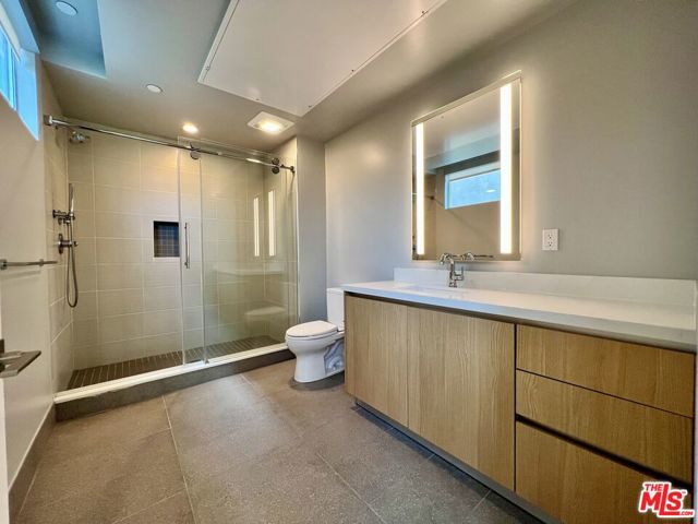 5801 Camerford Avenue, Los Angeles CA: https://media.crmls.org/mediaz/eef07851-42d3-44ca-bb4f-b11f11fe20ec.jpg