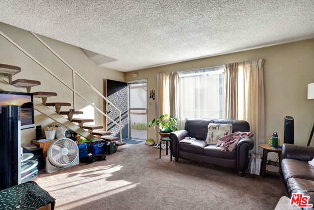 901 Rosemont Avenue, Los Angeles CA: https://media.crmls.org/mediaz/eef08cab-e5c8-42a8-9fce-8fb40810358c.jpg