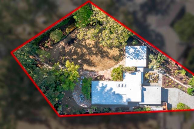 876 Southampton Drive, Palo Alto CA: https://media.crmls.org/mediaz/eef093bf-8e72-43b4-a326-b90773f50a1f.jpg