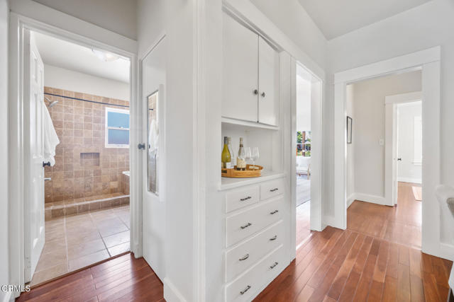 975 N Mentor Avenue, Pasadena CA: https://media.crmls.org/mediaz/eef0c802-95bd-4855-8172-3521ec0cf909.jpg
