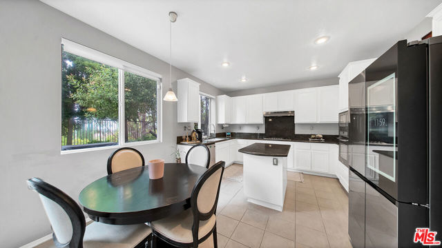 19638 Kilfinan Street, Porter Ranch CA: https://media.crmls.org/mediaz/eef15df5-08ab-4df9-83b1-853210615964.jpg
