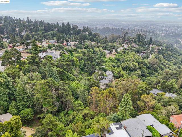 0 Girvin Dr, Oakland CA: https://media.crmls.org/mediaz/eef1bfbb-503b-459b-afd9-21cf463cc076.jpg