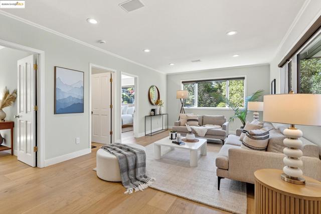 6330 Swainland Rd, Oakland CA: https://media.crmls.org/mediaz/eef22e83-ed79-4fee-b95f-05d1a82272b9.jpg