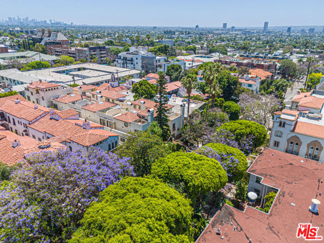 1320 N Harper Avenue, West Hollywood CA: https://media.crmls.org/mediaz/eef23a9c-586c-45a9-8ec1-961b4fefe003.jpg