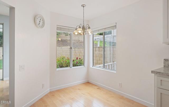 11998 Bubbling Brook Street, Moorpark CA: https://media.crmls.org/mediaz/eef23b90-dc25-4728-8b6d-1e60920f099a.jpg