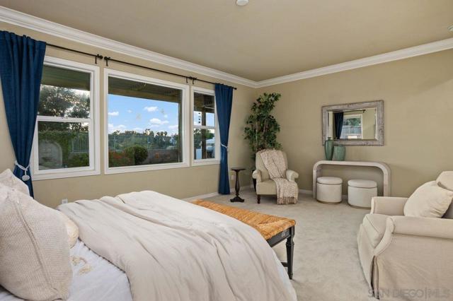 914 Lantana Ct, San Marcos CA: https://media.crmls.org/mediaz/eef25d0b-3640-4cb5-981e-ab19e857675d.jpg