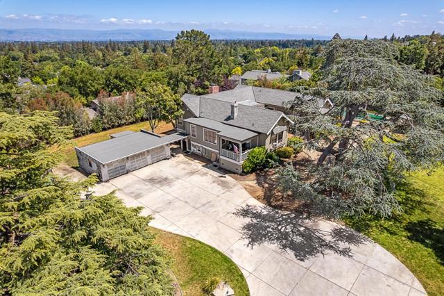 730 Mora Drive, Los Altos CA: https://media.crmls.org/mediaz/eef347f8-61cc-40d2-817e-dcae4bc69022.jpg
