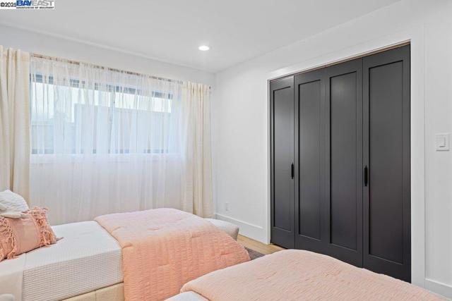 833 Polk St, Albany CA: https://media.crmls.org/mediaz/eef3628c-acb1-4c7a-bafc-20929b1ddd4c.jpg