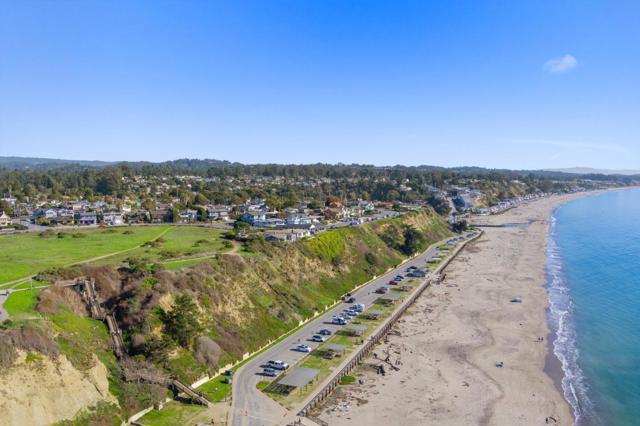 40 Seacliff Drive, Seacliff CA: https://media.crmls.org/mediaz/eef3753b-9eb6-4597-a81e-3c1522c7d417.jpg